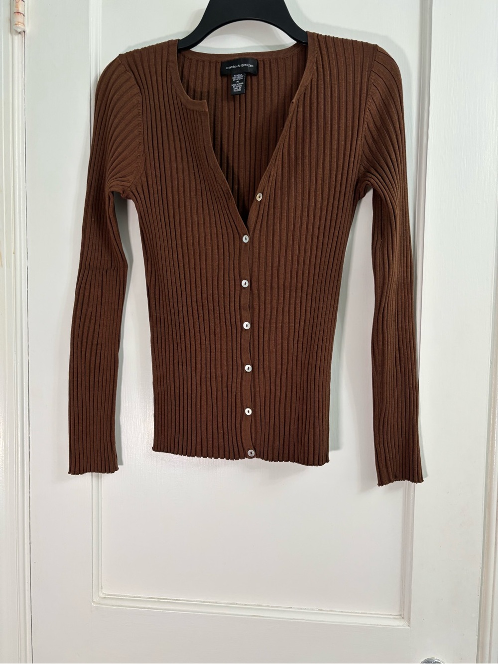 Cable & Gauge Ribbed Button-Front Long-Sleeve Top — Brown